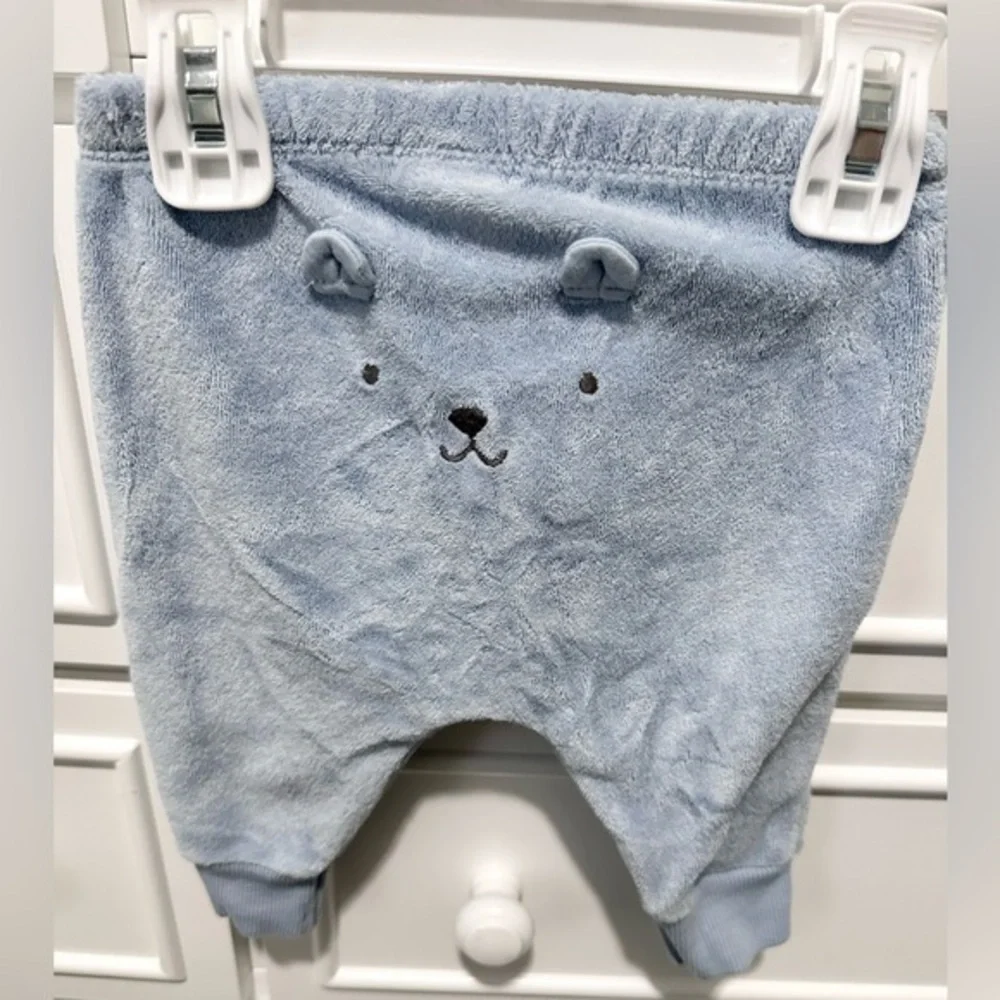 Carter’s Baby Two Piece Sweater Set‎ Size 3 Month